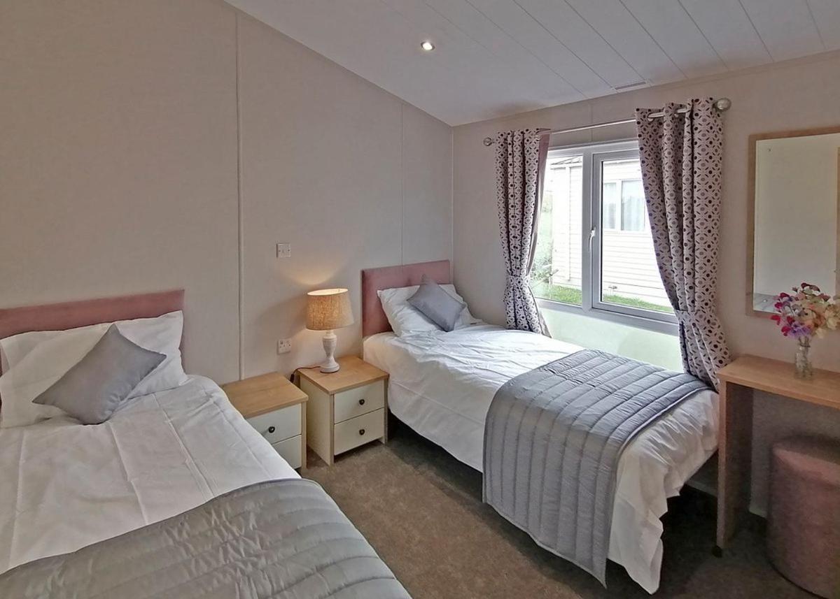 The Springs Lakeside Holiday Park Fladbury Luaran gambar