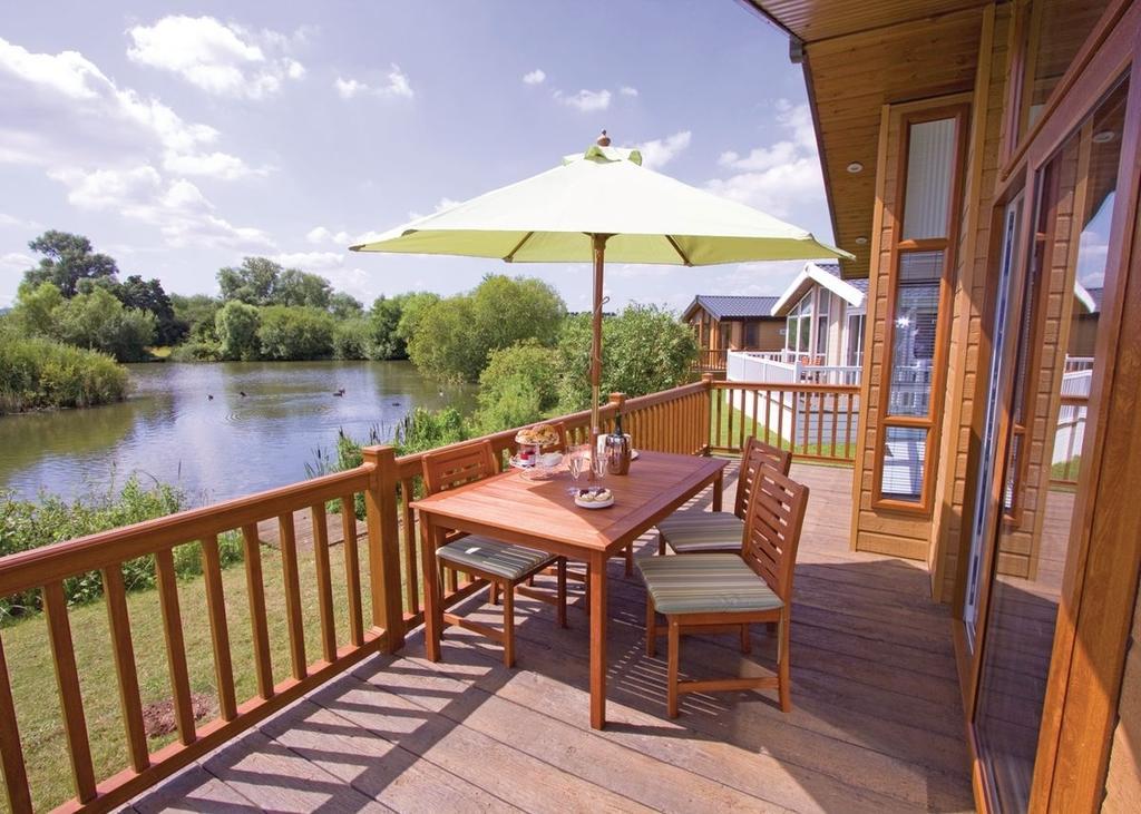 The Springs Lakeside Holiday Park Fladbury Bilik gambar